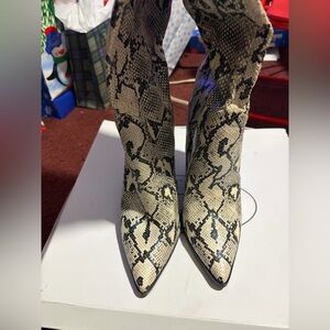 Snakeskin Pattern knee high Women's Boots